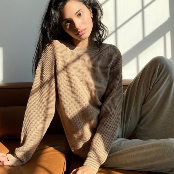 Aritzia Wilfred Free Isabelli Sweater in Camel size 2XS 100% merino wool - Picture 3 of 15